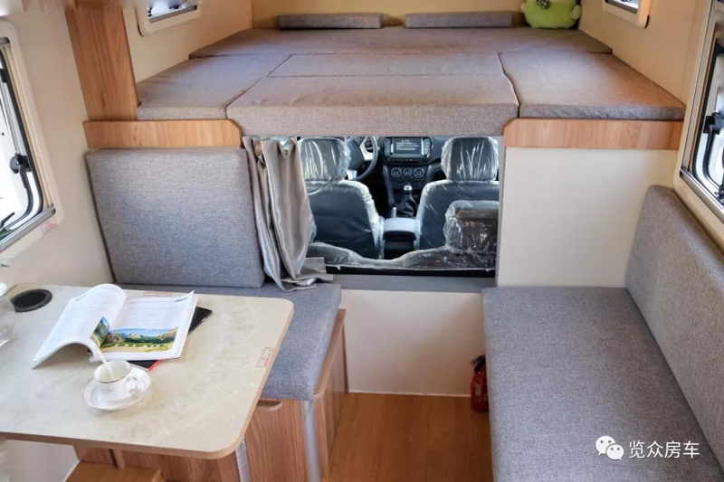 外觀大氣,空間十足的房車 外觀大氣,空間十足的房車