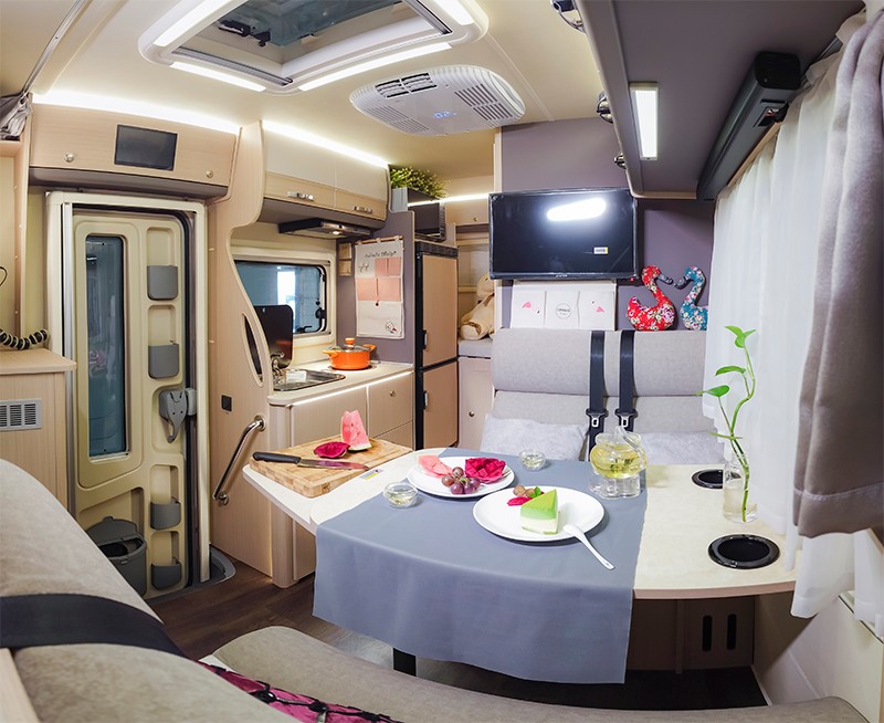 柴油四驅房車,這款還有超大床 柴油四驅房車,這款還有超大床