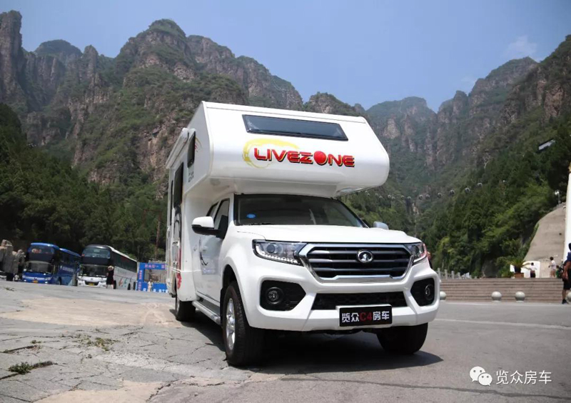 房車還就要選汽油、四驅(qū)、兩米大床