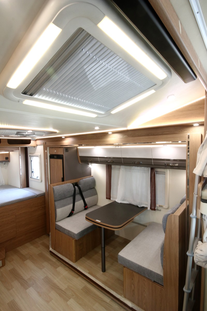 皮卡房車和依維柯房車你會選哪種？