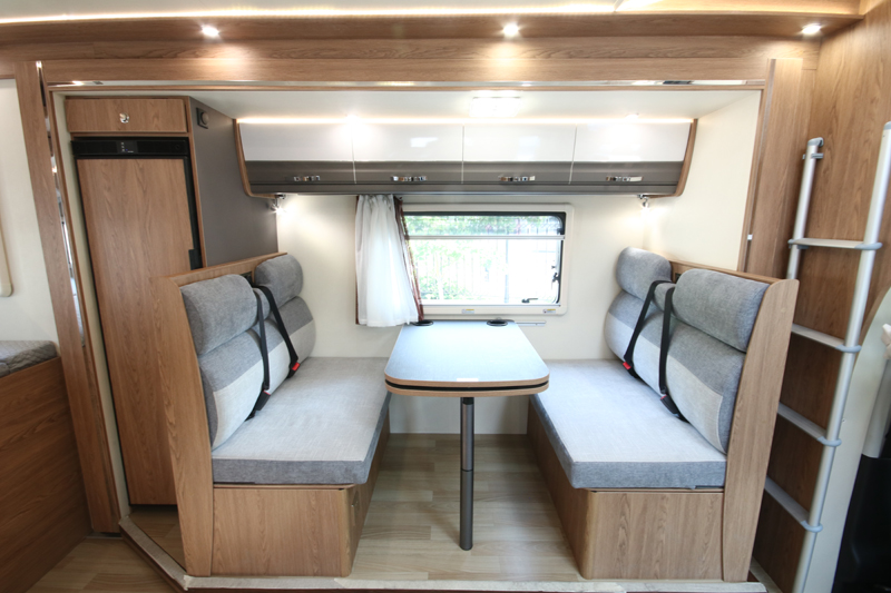 皮卡房車和依維柯房車你會選哪種？