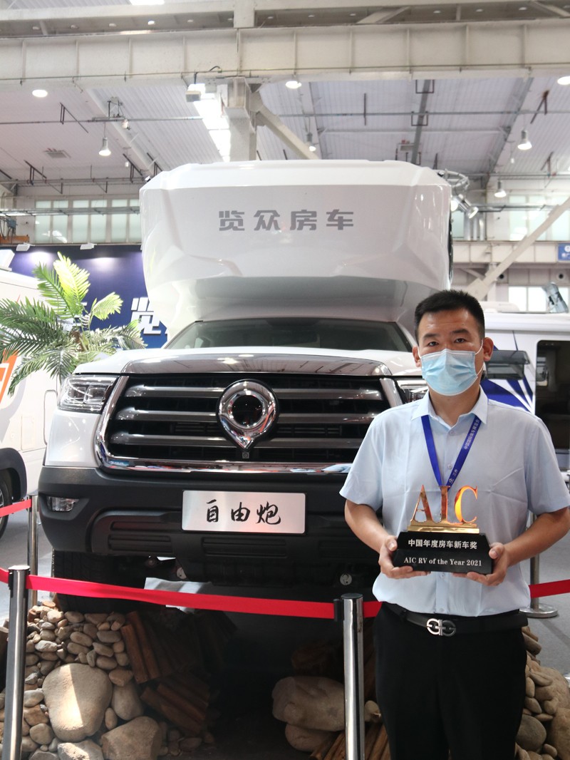 年度新車、自動檔、四驅(qū),能選的房車 年度新車、自動檔、四驅(qū),能選的房車