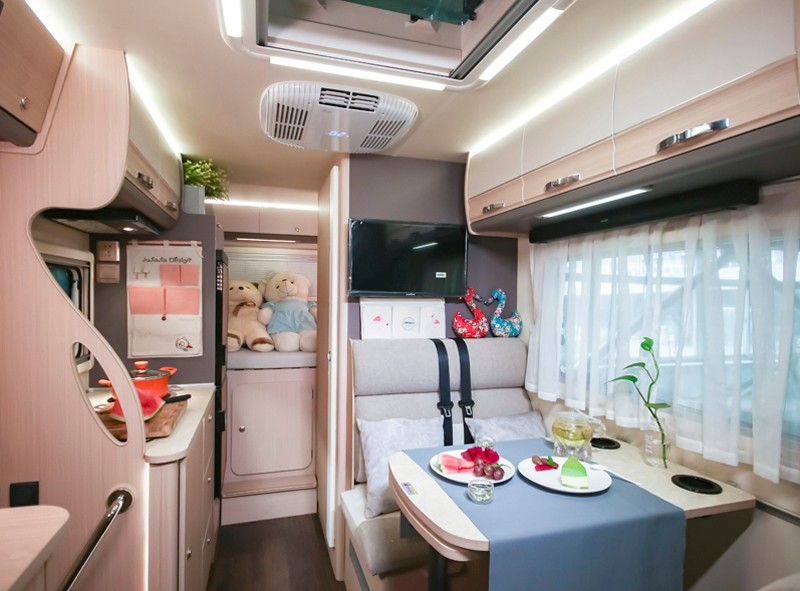 不懼荒野,不怕泥濘,四驅(qū)房車更給力 不懼荒野,不怕泥濘,四驅(qū)房車更給力