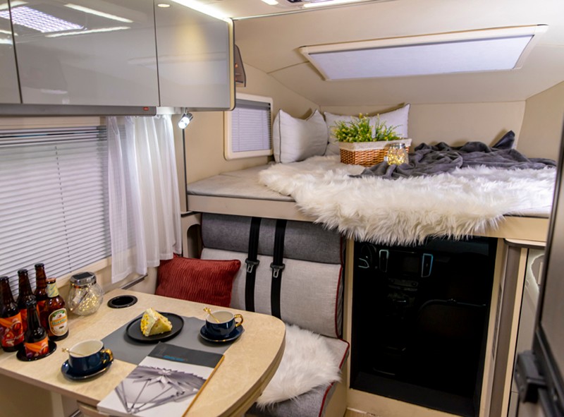 不懼荒野,不怕泥濘,四驅(qū)房車更給力 不懼荒野,不怕泥濘,四驅(qū)房車更給力