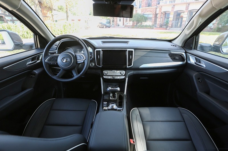 邀您看一場盛大的房車趴，雙炮現身