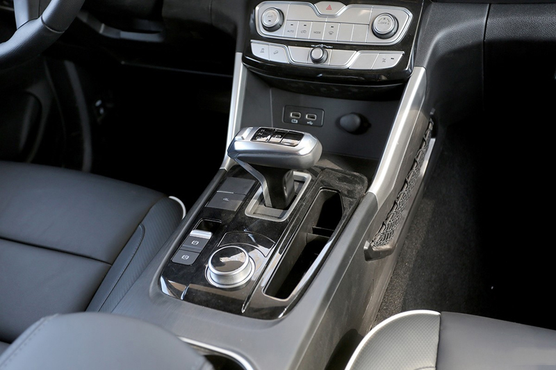 邀您看一場盛大的房車趴，雙炮現身