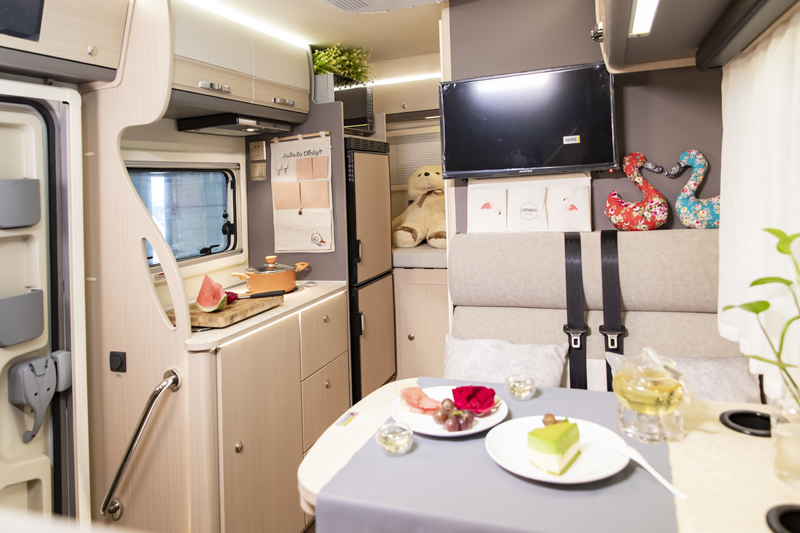 有四驅才是王道，這兩款國產房車可選