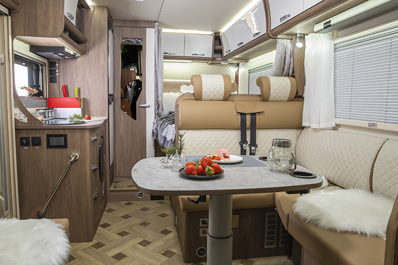 很多人喜歡睡這款房車，確實舒服