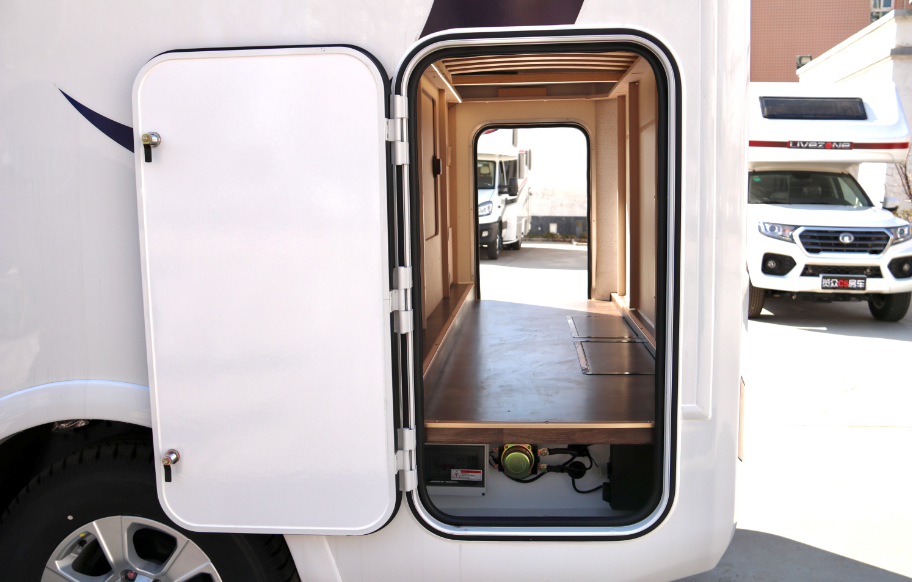 分時四驅、超大空間、一代經典——風駿C7！