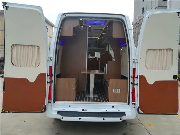 想買(mǎi)輛房車(chē)環(huán)游中國(guó),該選B型還是C型? 想買(mǎi)輛房車(chē)環(huán)游中國(guó),該選B型還是C型?