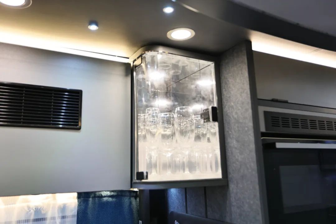 TOD智能四驅(qū) 全車越野套件,這是不是你理想的C型越野房車? TOD智能四驅(qū) 全車越野套件,這是不是你理想的C型越野房車?