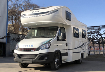 不用拓展可以有超大空間，這款房車做到了